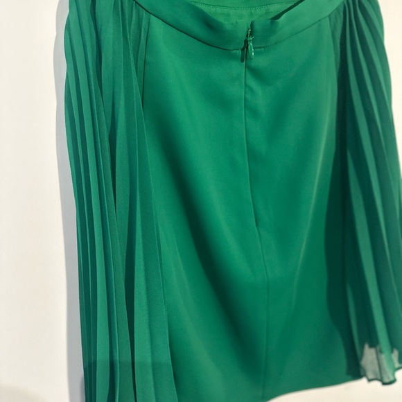 BCBGMAXAZRIA Brielle 🟢 Open-Back, Side-Pleated Dress - Picture 4 of 10